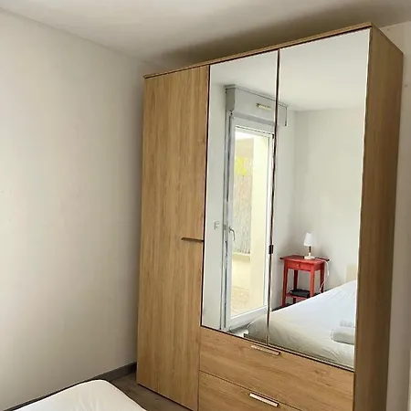 Apartment Coquebert - Grand Jardin